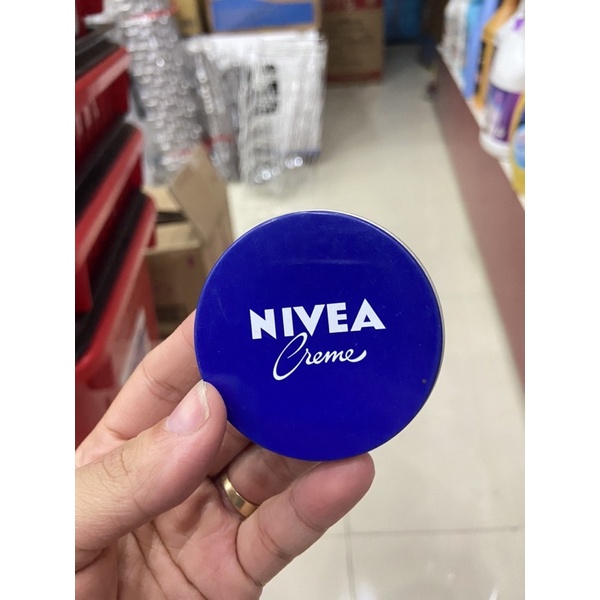 Kem chống nẻ Nivea hộp sắt của Đức 30ml