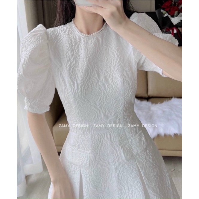 Váy Gấm tay ngắn viền ngọc