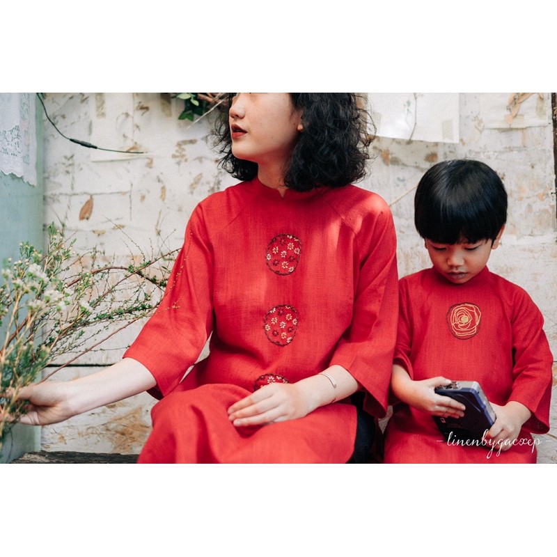 Áo dài linen thêu tay Ý