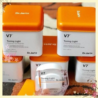 Kem nâng tone v7 tonight light 50ml