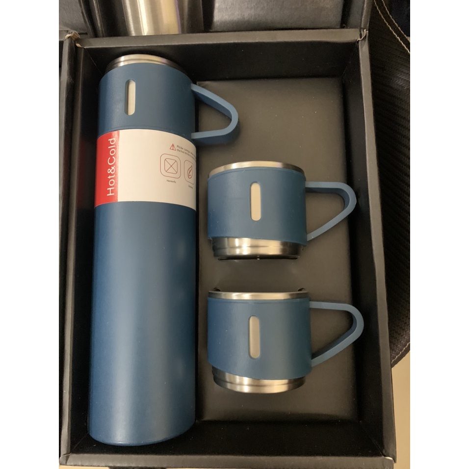 Hộp Bình giữ nhiệt tặng kèm 2 cốc 500ml  - Set bình 500ml 2 cốc HappyGift.com.vn
