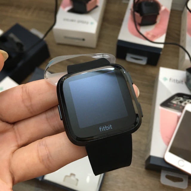 Đồng hồ thông minh Fitbit Versa phiên bản đầy đủ