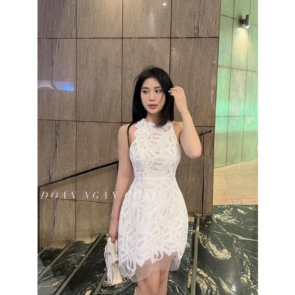 ĐẦM TRẮNG REN HOA CỔ YẾM