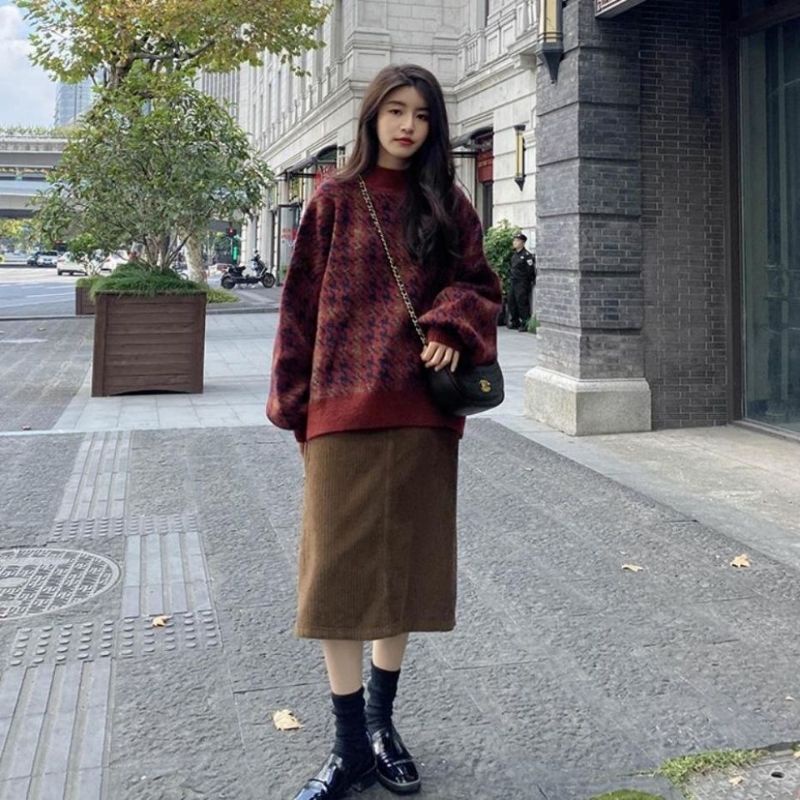 Set Áo Len Hoạ Tiết Ziczac Kèm Chân Váy Nhung Tăm Nâu Phong Cách Retro ❤️