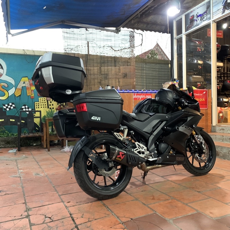 Yamaha R15 lên bộ 3 thùng sau Givi cực chất cùng bộ baga chính hãng