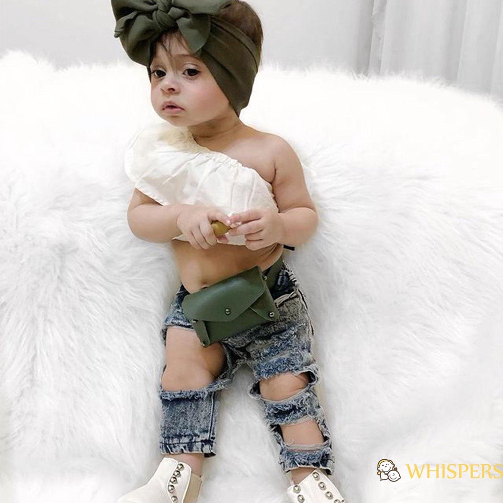 Set Đồ 2 Món Gồm Áo Lửng Trễ Vai Không Tay + Quần Jeans Rách Cho Bé Gái