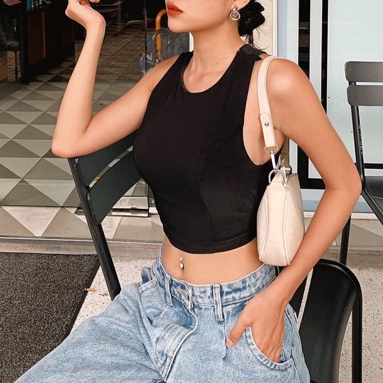 Áo croptop chéo lưng cổ tròn, hai màu trắng đen cá tính - Áo có đính kèm mút ngực