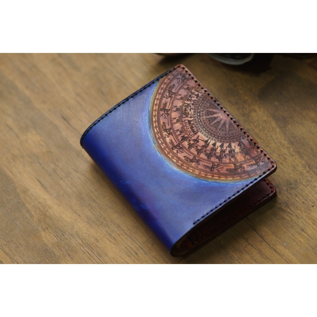 Ví nam da bò RAM Leather Da Bò Italia Vegtan Khắc Trống Đồng Việt Nam Xanh Dương