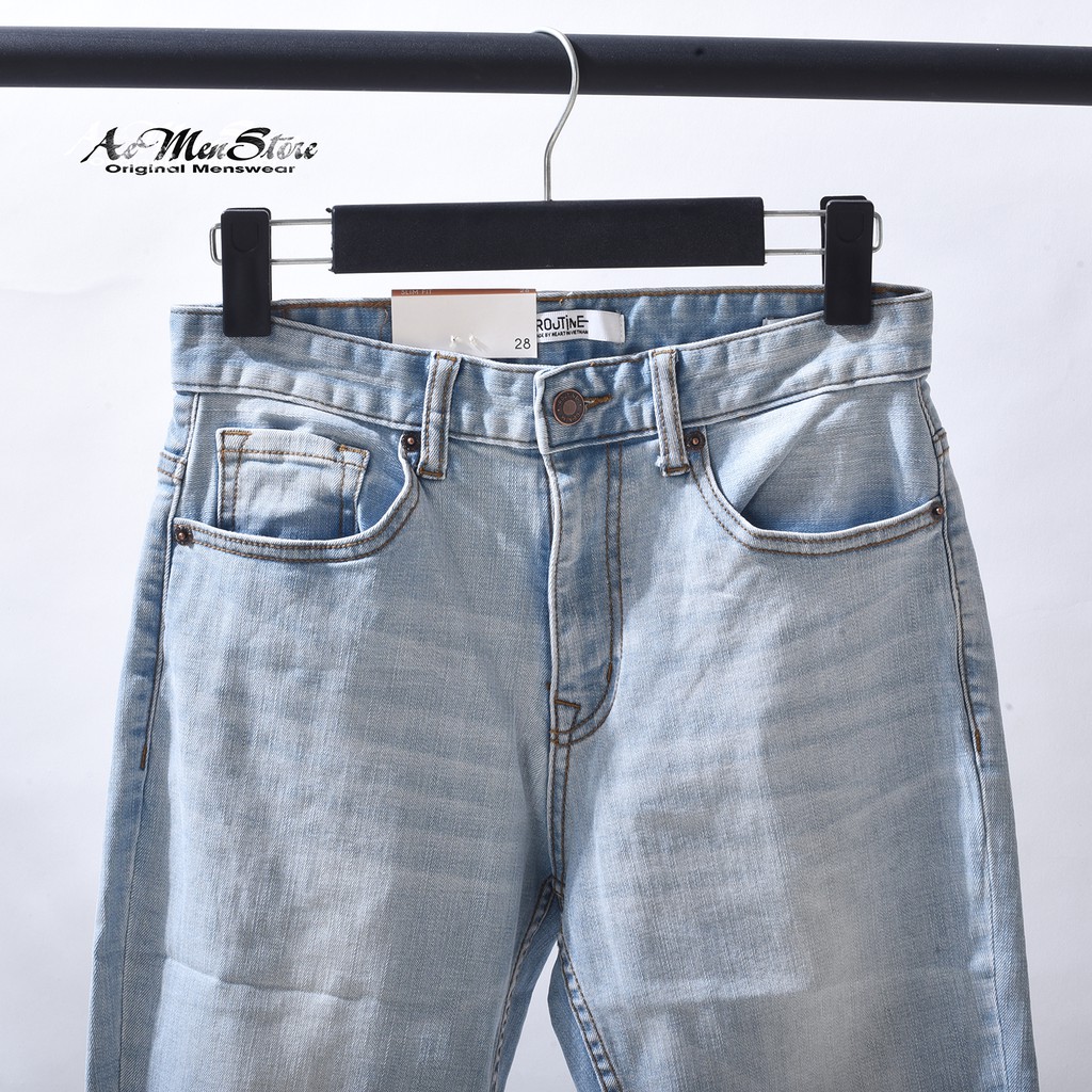 Quần jean nam rách gối xanh nhạt QJ125002 mẫu quần jean mới nhất từ Routine