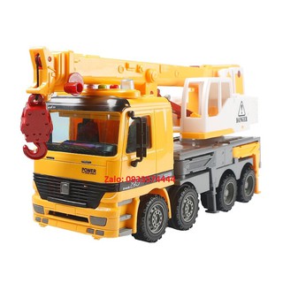 Mô hình xe cần cẩu khổng lồ 8 bánh