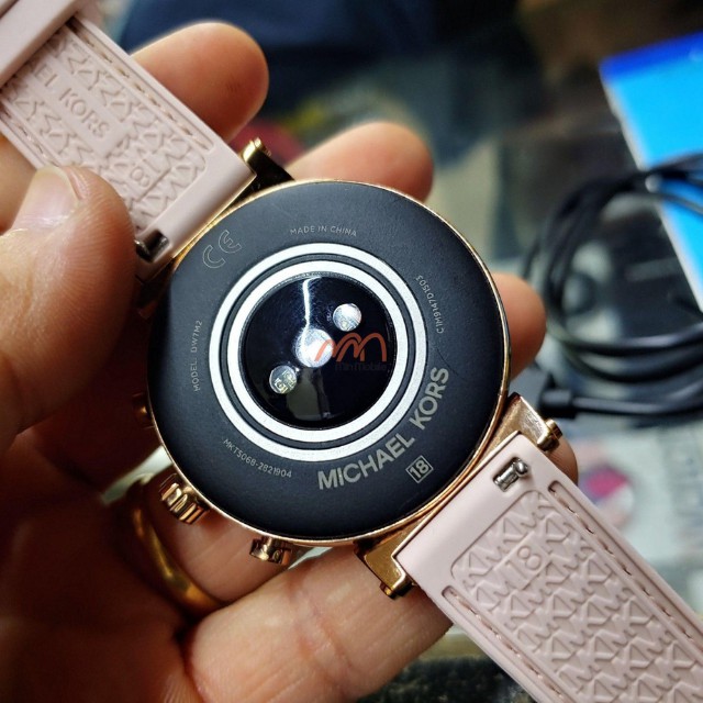 Đồng Hồ Thông Minh Smart Watch Thời Trang Michael Kors Access Runway