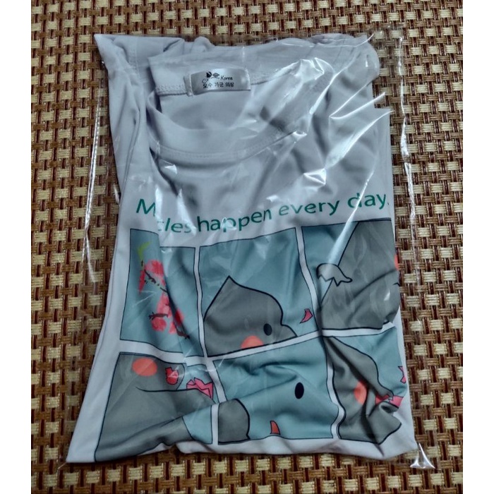 Áo thun form rộng unisex, áo phông in hình dễ thương | BigBuy360 - bigbuy360.vn