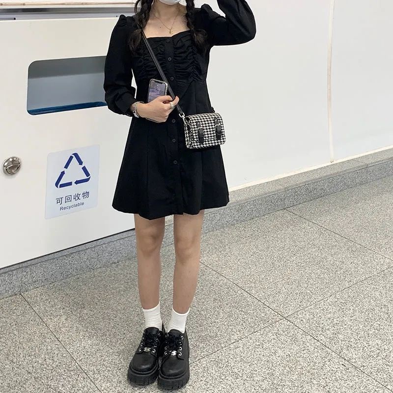 Đầm chữ A tay dài cổ vuông phong cách Hàn Quốc