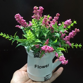 Chậu hoa lavender giả rất xinh nhé