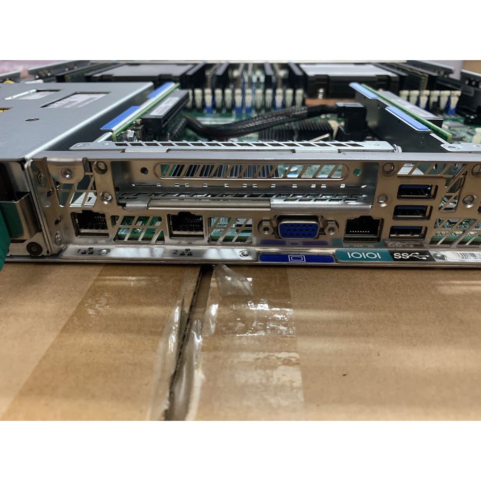 Máy chủ Intel R1304WT2GS 4x3.5'' System Rack 1U (2 heatsink, full tray, 2 nguồn, rail kit) | BigBuy360 - bigbuy360.vn