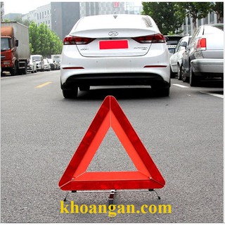 Biển tam giác cảnh báo cho xe hơi