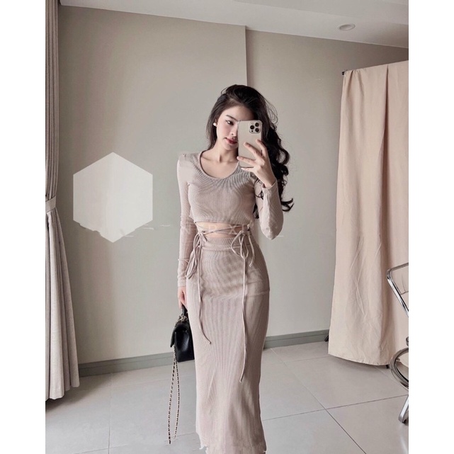 SET Áo croptop tay dài dây cột eo kèm Chân Váy midi ôm body xẻ sau màu đen/nude NÀNG CLOSET