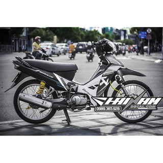 Tem trùm sirius trắng đen