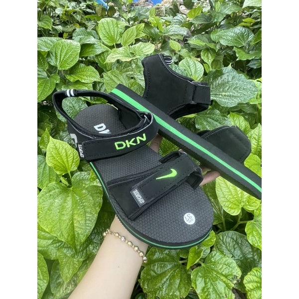 GIÀY SANDAL ĐI HỌC CHO BÉ VÀ NGƯỜI LỚN ĐI LÀM ĐI MƯA CHỐNG TRƠN TRƯỢT