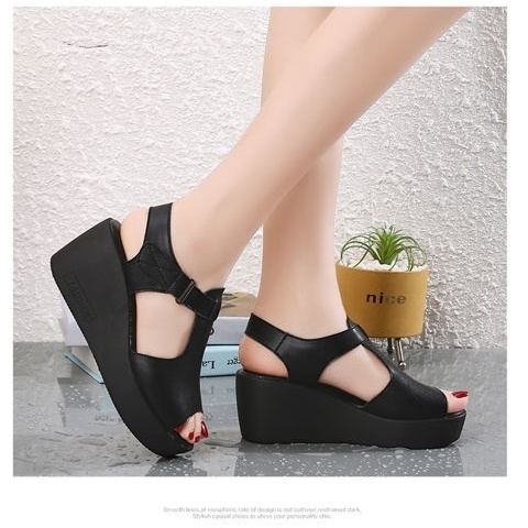 Giày sandal da mềm đế xuồng dày dễ phối đồ thời trang cho phụ nữ trung niên