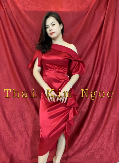 Đầm lệch vai bèo phi lụa | BigBuy360 - bigbuy360.vn