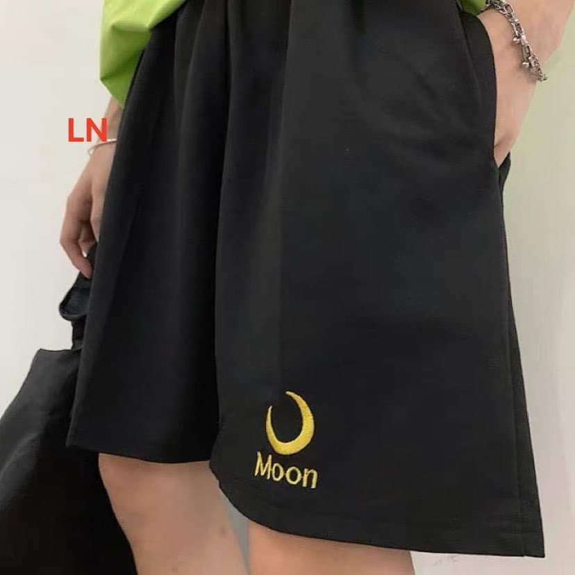 Quần short họa tiết mặt trăng, mặt trời