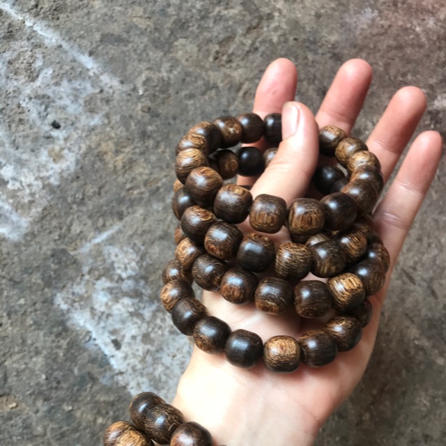 Vòng tay 12li trầm hương
