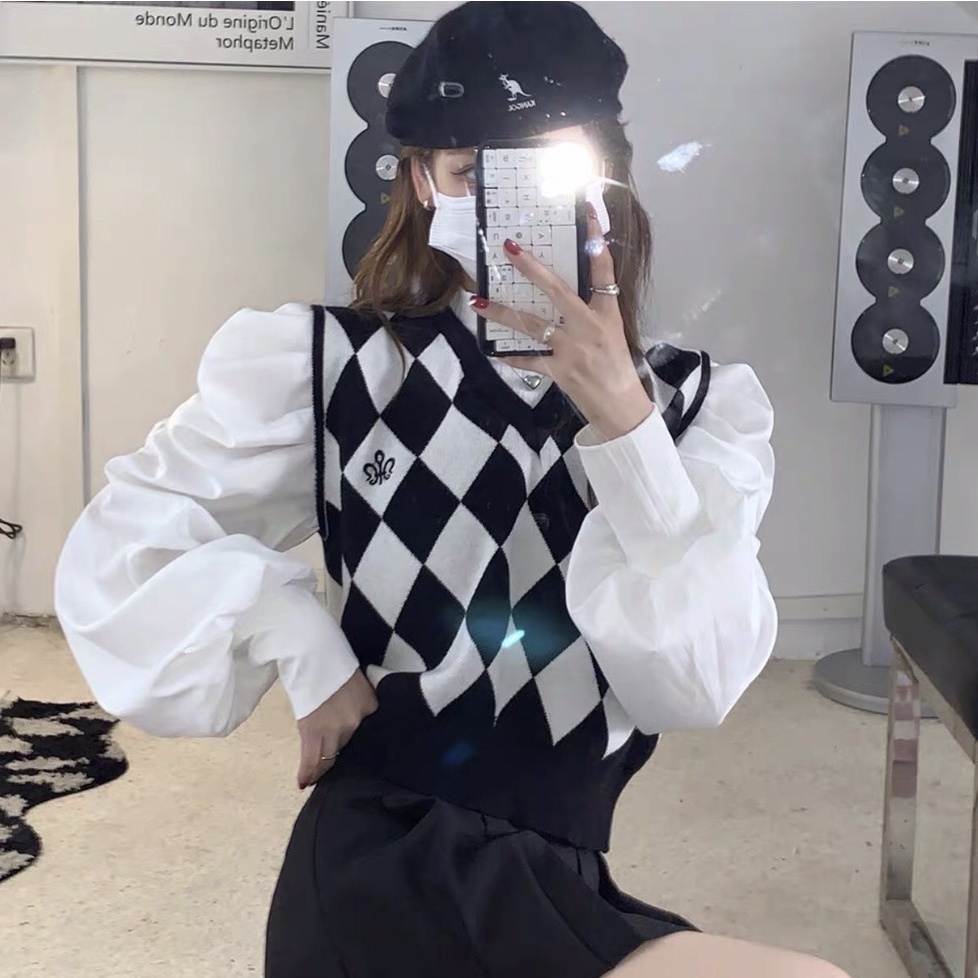 Áo gile len kẻ caro đen trắng - Áo cardigan len dệt hoạ tiết bàn cờ caro | BigBuy360 - bigbuy360.vn