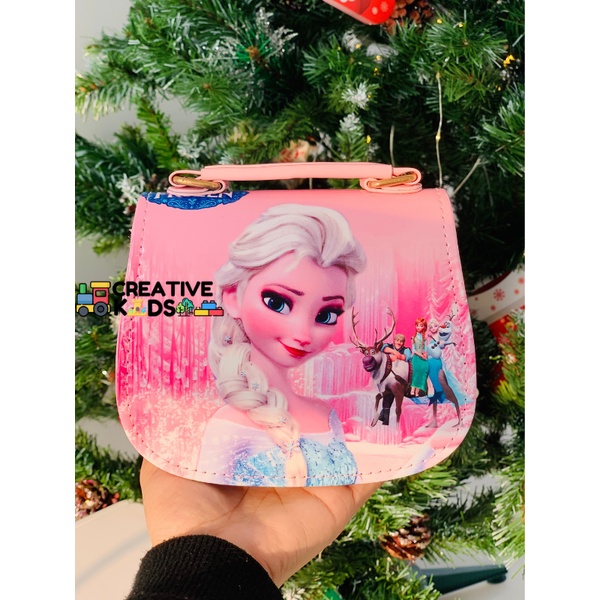 Túi đeo chéo cho bé gái mẫu Elsa dễ thương chất liệu Polyeste chống thấm nước dễ vệ sinh (LuxBAG)