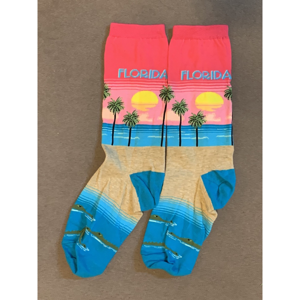 Tất vớ cao cấp thời trang thể thao chính hãng Hotsox hoạ tiết tranh nghệ thuật - đến bắp chân êm mịn và thoáng
