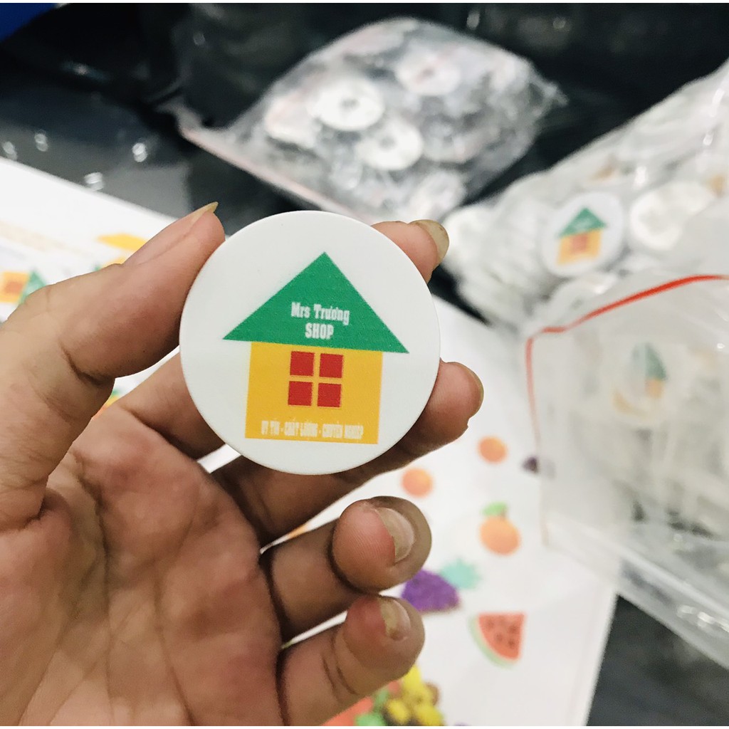 Giá đỡ dán lưng điện thoại quà tặng