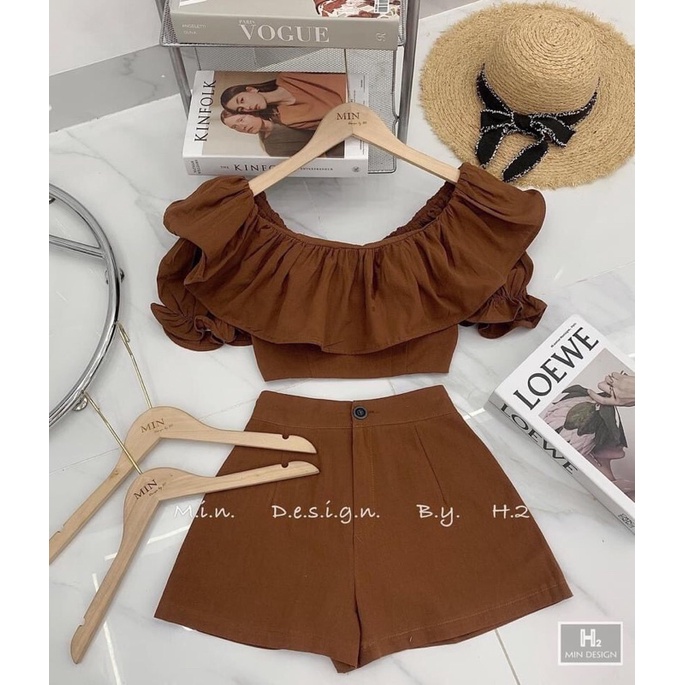 Set áo trễ vai bèo- quần sooc | BigBuy360 - bigbuy360.vn