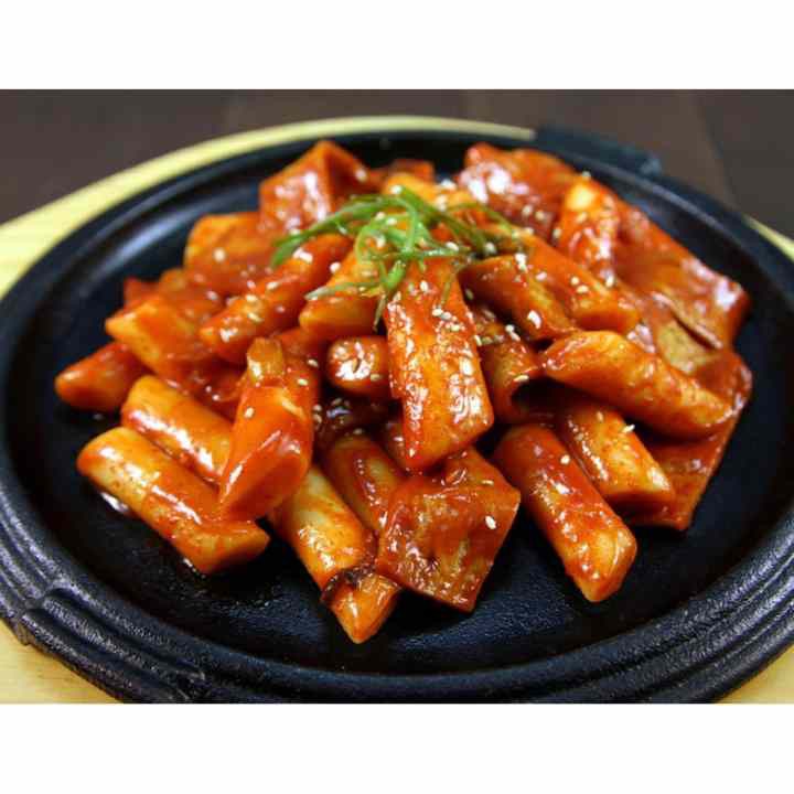 Bánh gạo tokbokki 500G kèm 100G sốt và 100G bột phô mai