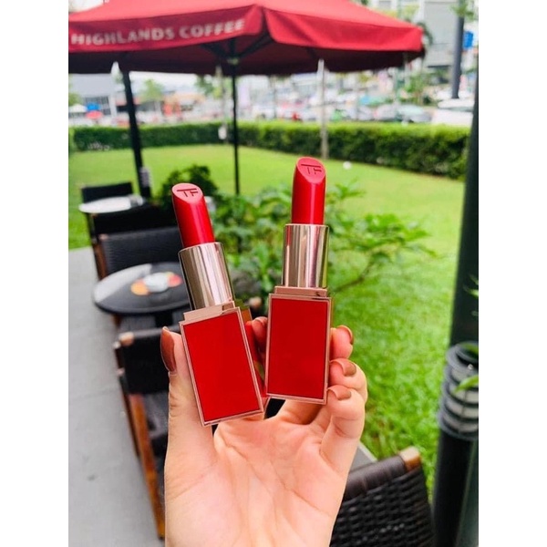 Son TOM.FORD Lost Cherry  LC 01 đỏ tươi nền hồng full size bản 3gr