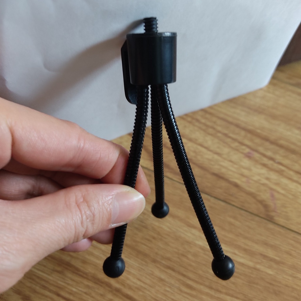 Quà tặng Tripod 3 chân + giá đỡ điện thoại