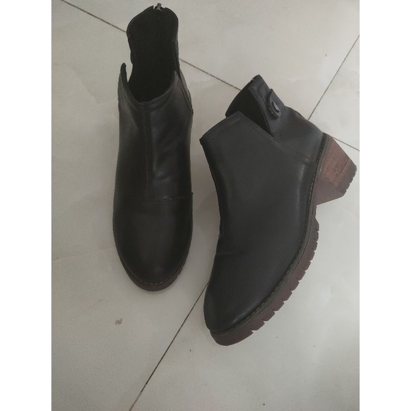 Giày thể thao cá nhân thanh lý