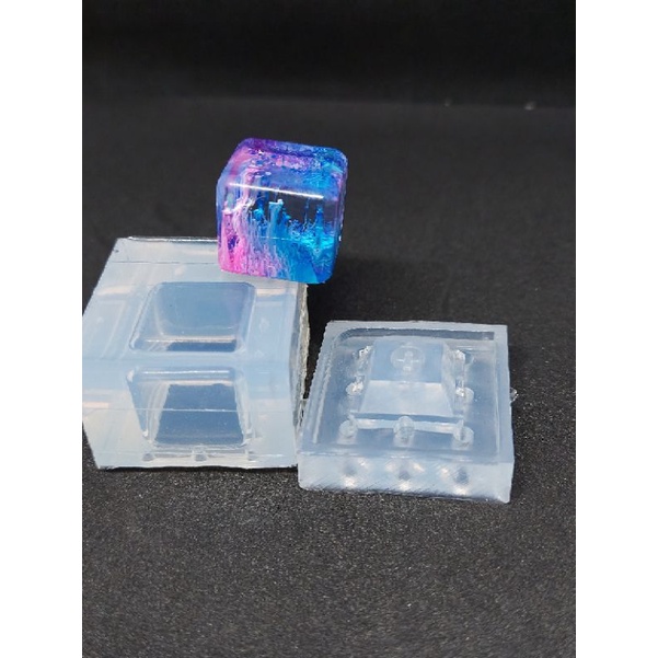 Khuôn silicon làm keycap cube chân steam chuẩn.