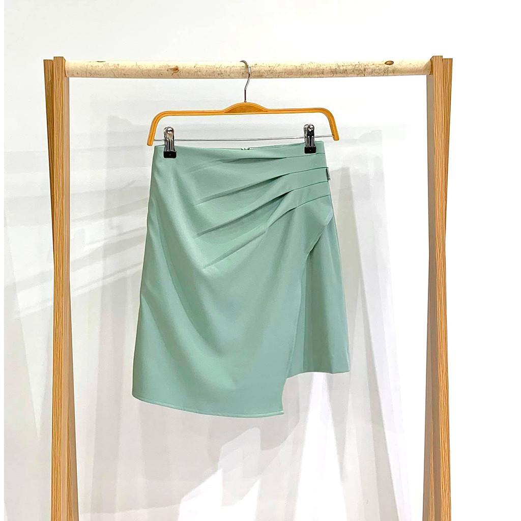 Chân váy dáng A tà chéo, ly bung Emspo J1110