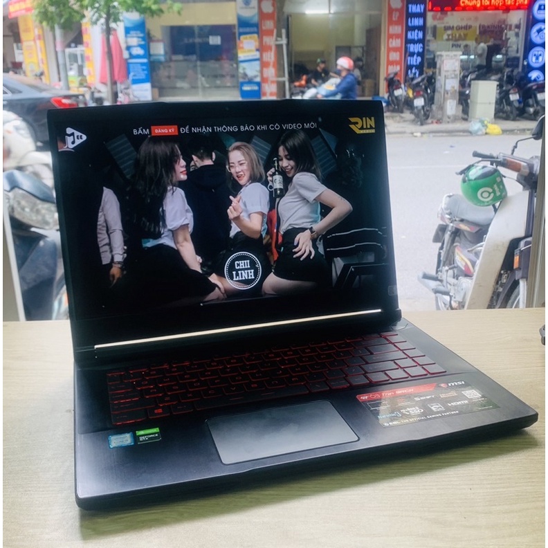 Laptop gaming MSI Gf63-9rcx Core i5-9300H Ram 8gb ssd 512gb cạc 1050 màn fui hd