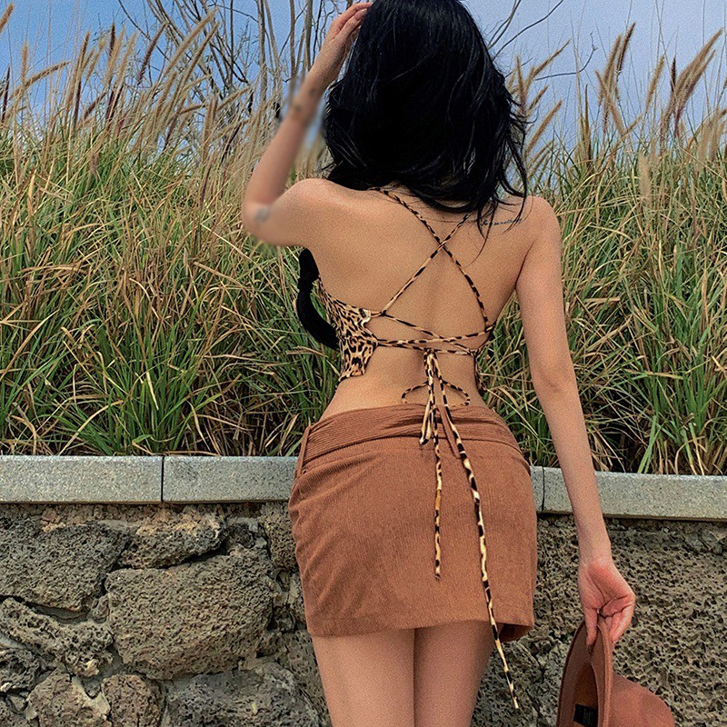 Áo Croptop Hoạ Tiết Da Báo Thiết Kế Hở Lưng Quyến Rũ