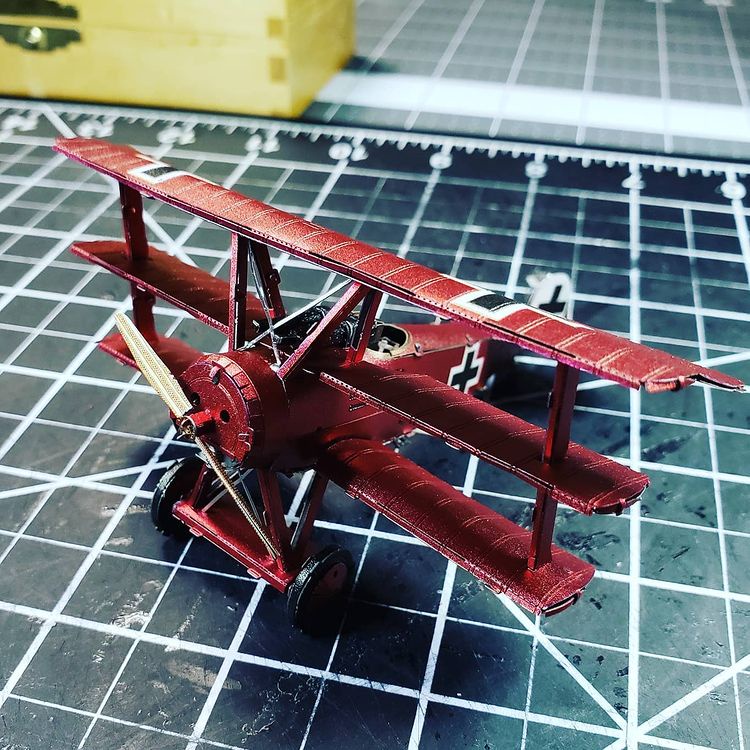 Mô Hình 3D Kim Loại Máy Bay Tiêm Kích Fokker DR.I Triplane (chưa ráp)