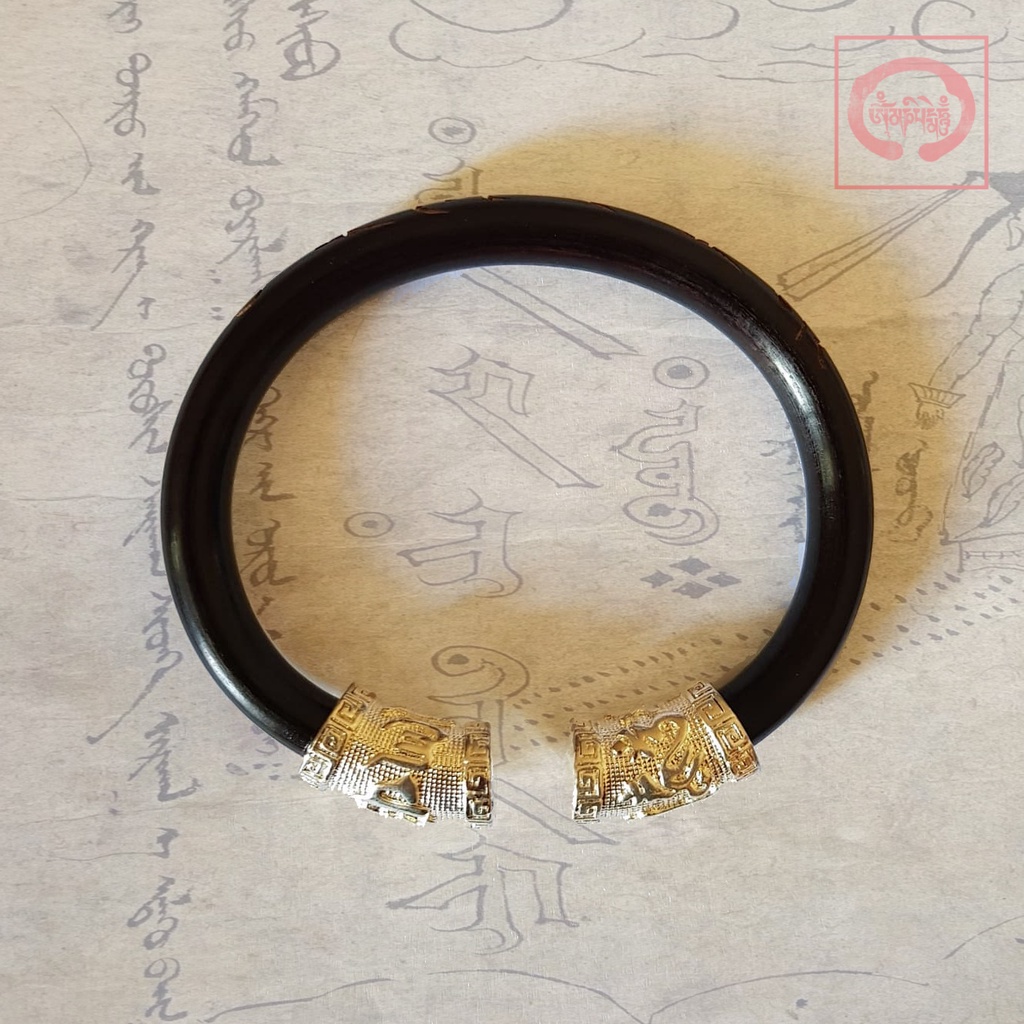 8mm Vòng Tay Charm Om Mani Padme Hum, Gỗ Kê Huyết Đằng Tây Tạng, vòng tay bình an may mắn