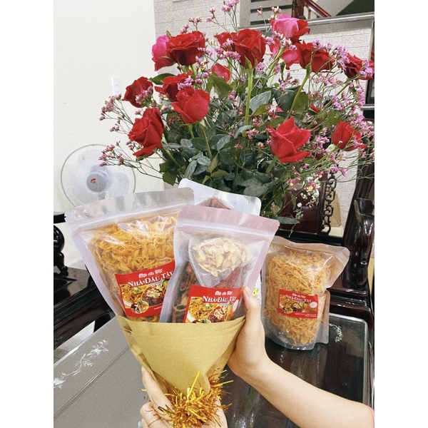 [COMBO 3 MÓN] 750G GR KHÔ HEO, KHÔ GÀ CHÁY TỎI, KHÔ GÀ LÁ CHANH Nhà Dâu Tây | BigBuy360 - bigbuy360.vn