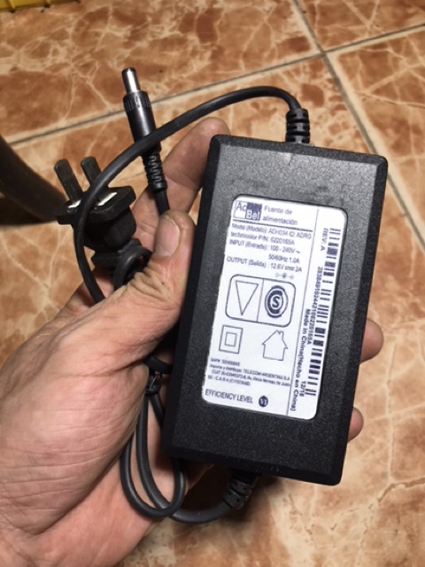 Sạc 12,6v dùng cho máy khoan pin lion có đèn báo