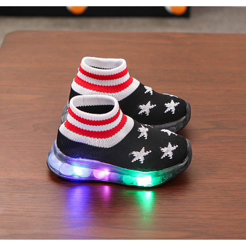Mới Giày Thể Thao Đế Mềm Chống Trượt Thoáng Khí Có Đèn Led Cho Bé