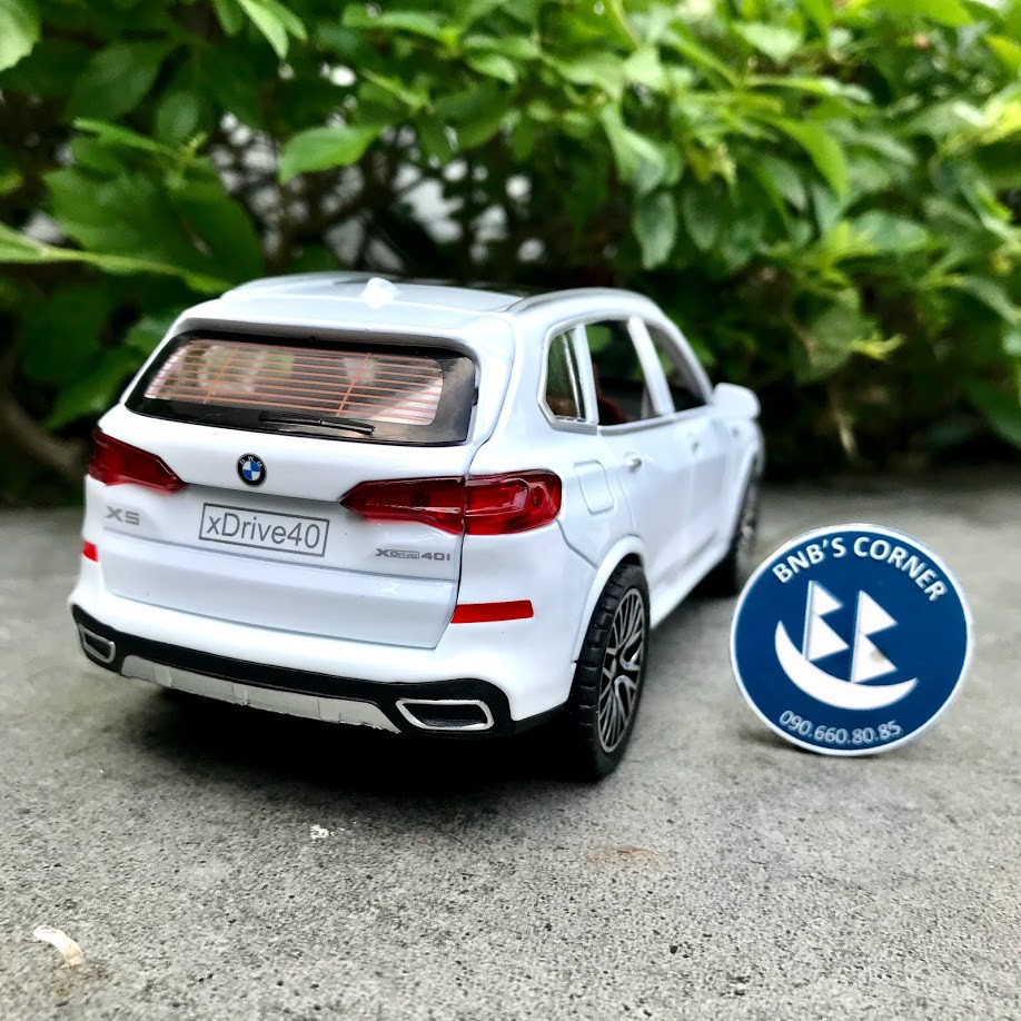 Mô hình xe BMW X5 M Performance tỷ lệ 1:32