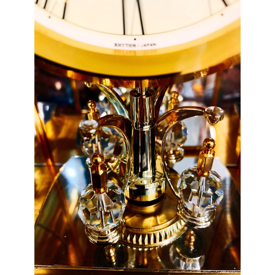 Đồng hồ để bàn Queen Elizabeth gỗ sơn mài Nhật nội địa