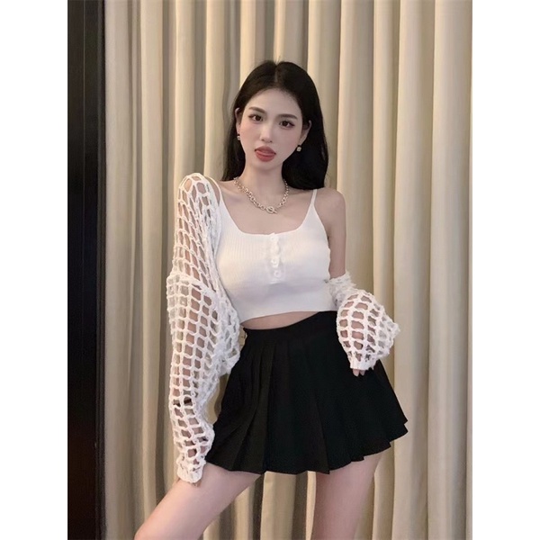 Set áo len cặp hai món gồm áo hai dây len tăm khuy mix cùng áo khoác cadigan lưới siêu chảnh A004