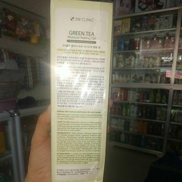 Gel tẩy tế bào chết trà xanh 3W Clinic Green Tea Moisture Peeling Gel 180ml