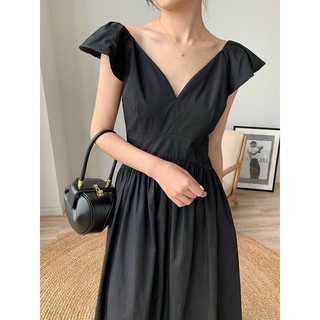 ĐẦM ĐEN CỔ V
